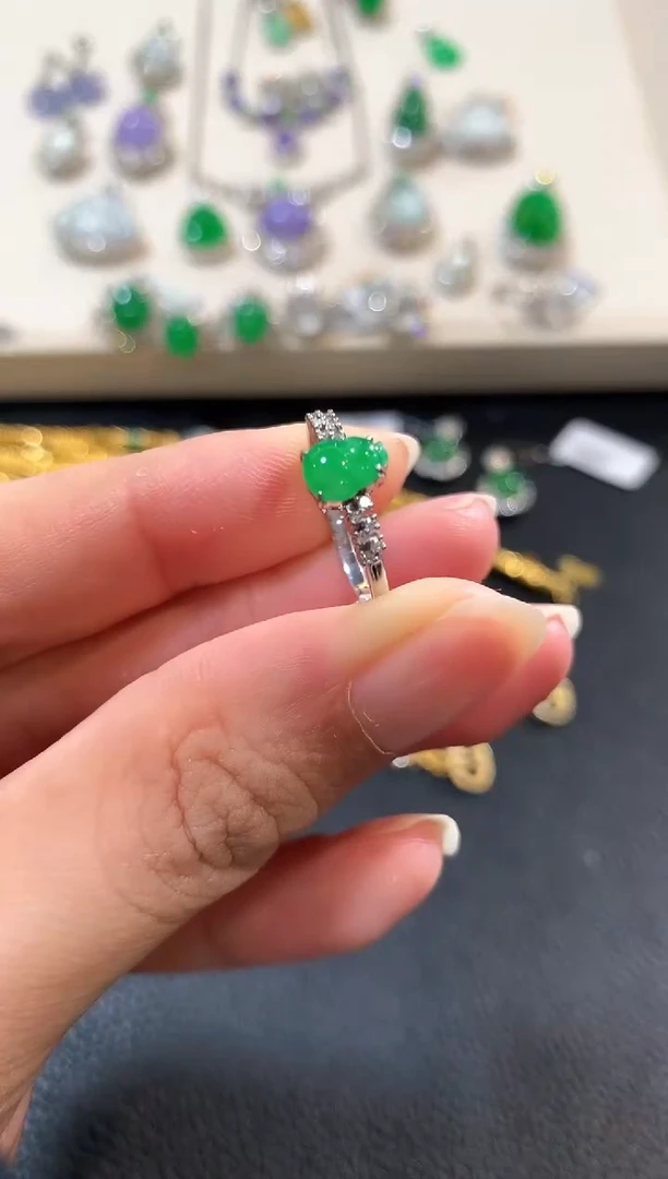翡翠戒指18K金镶嵌b32