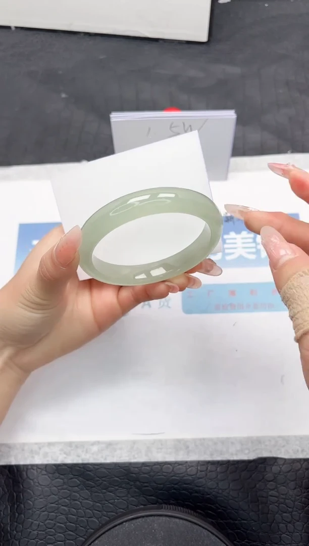 【闪购商品】石英质玉手镯未镶嵌N114-58