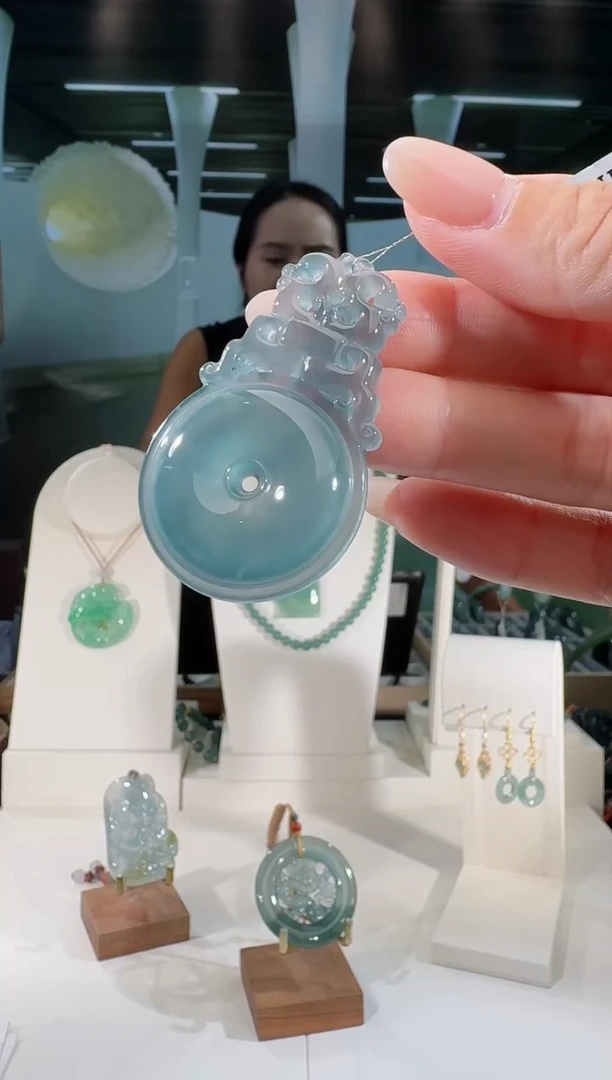 翡翠未镶嵌吊坠(不含链)平安扣多样性发一