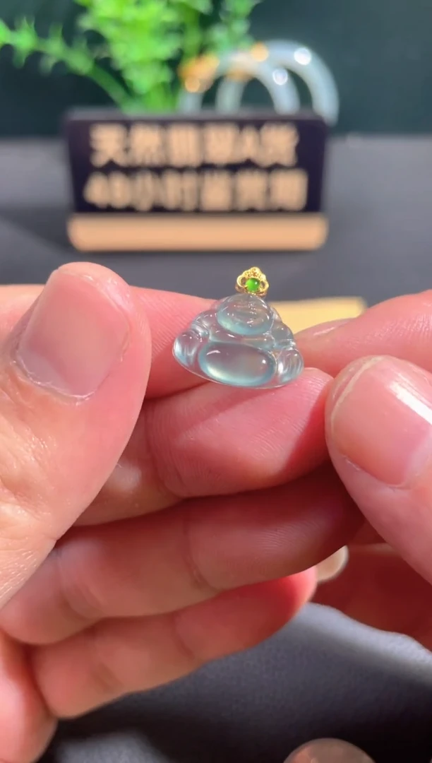 翡翠18K金镶嵌颈饰翡翠