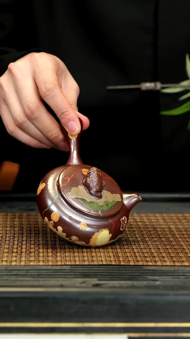 【闪购商品】紫砂茶壶17金蟾侧把 柴烧