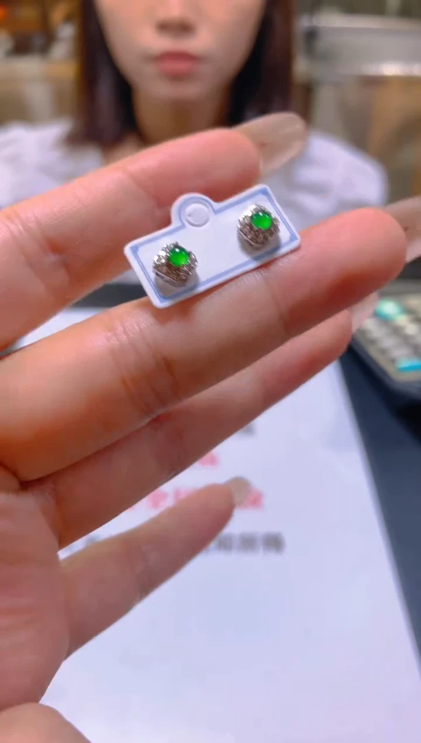 未镶嵌翡翠耳饰多样性发一