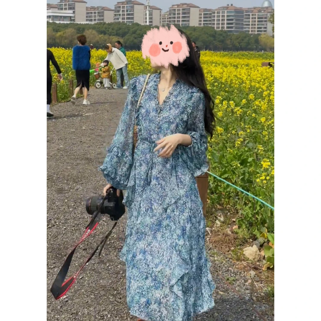 春季新款法式气质V领花边蓝色碎花裙长款连衣裙