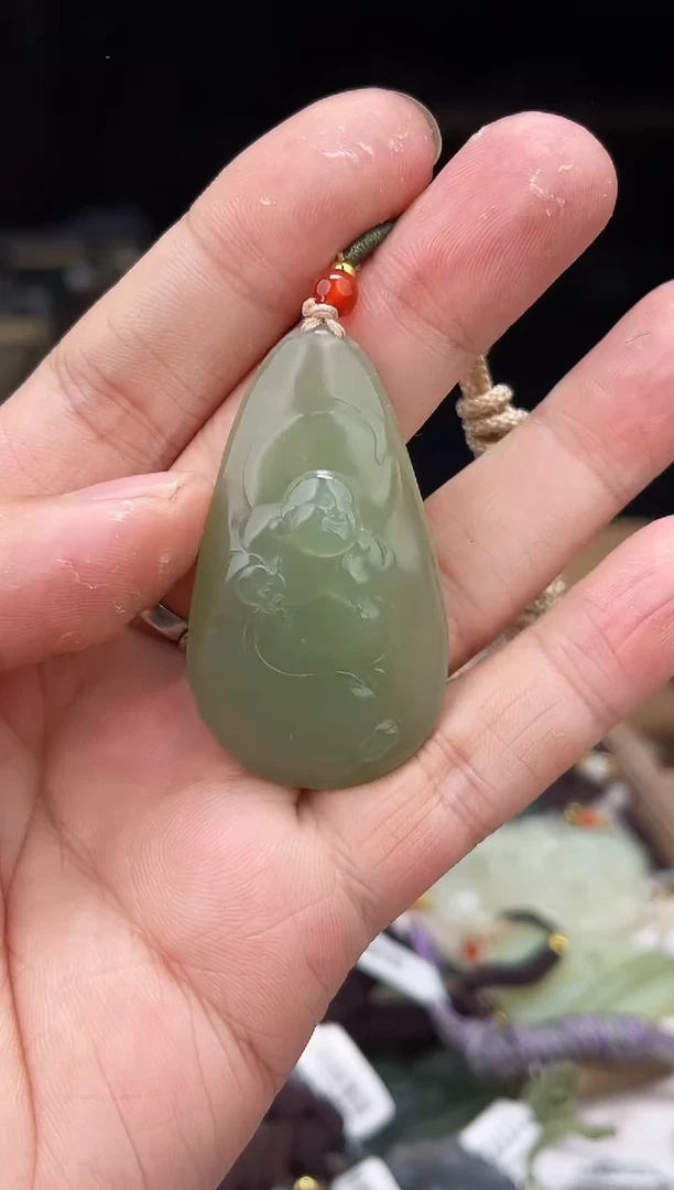 颈饰未镶嵌和田玉1