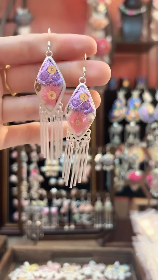 织绣云织谣民族风精美饰品   5