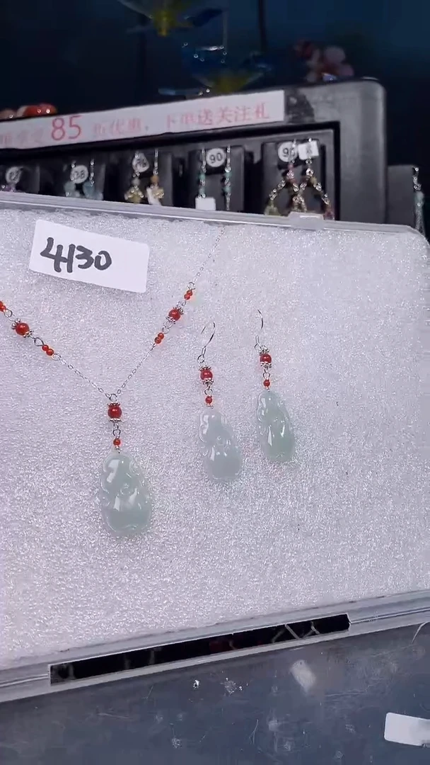 未镶嵌翡翠耳饰喜欢拍