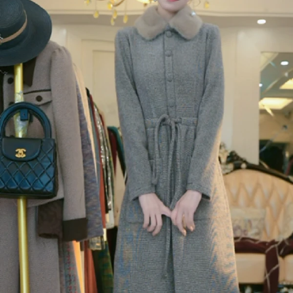 2024秋冬季新款毛领加厚连衣裙时尚高档收腰