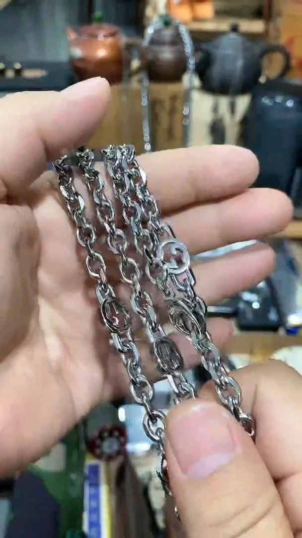 瓷片闪购商品  如图所示