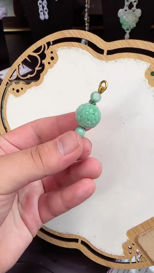 【闪购商品】翡翠颈饰未镶嵌拍照