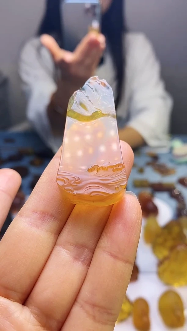 【闪购商品】琥珀吊坠(赠链)未镶嵌HP96-51（见山见水）