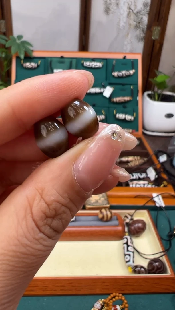 未镶嵌颈饰玛瑙/玉髓10.(微瑕随机发货)