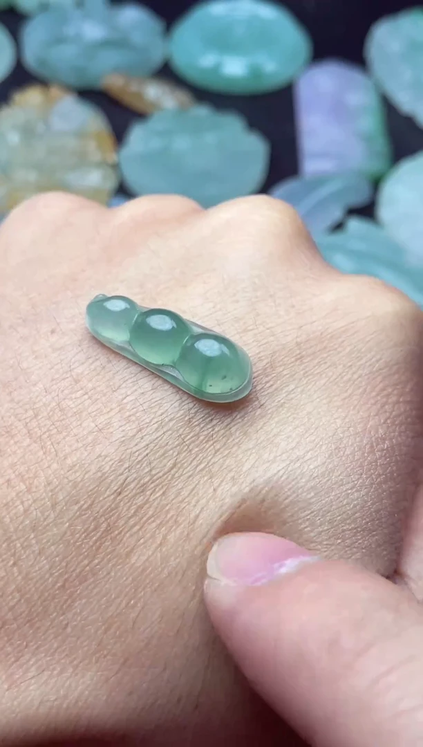 定制翡翠未镶嵌翡翠