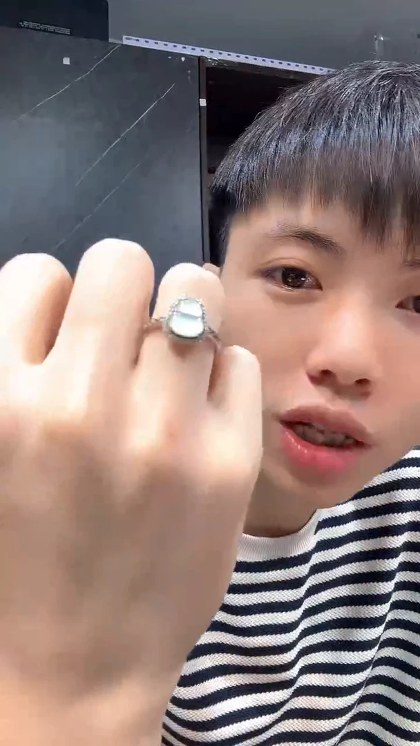 翡翠戒指未镶嵌多样性发其一