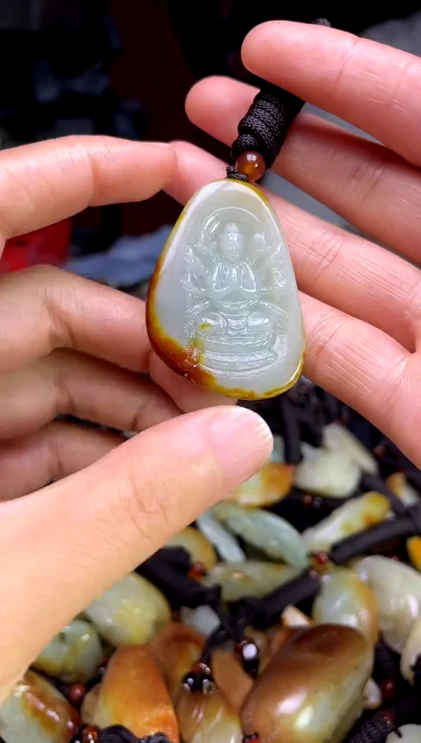 和田玉未镶嵌颈饰1