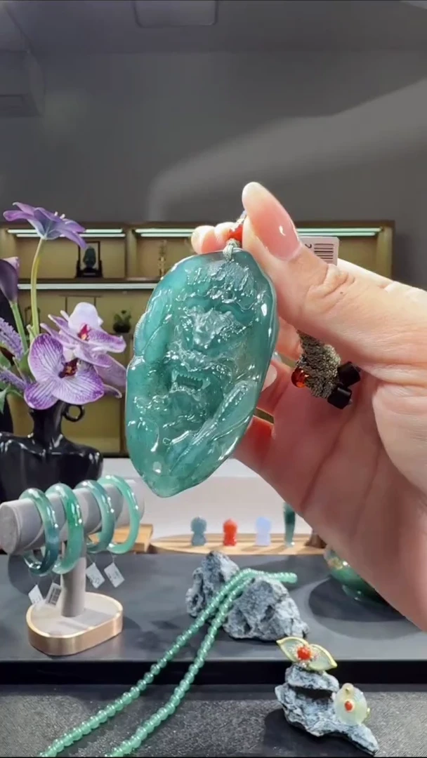 吊坠(不含链)未镶嵌翡翠龙牌