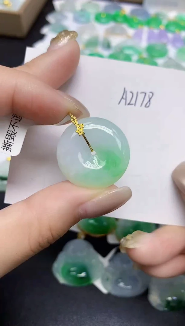 颈饰18K金镶嵌翡翠天然缅甸翡翠A货翡翠百元以上9元证书费自理