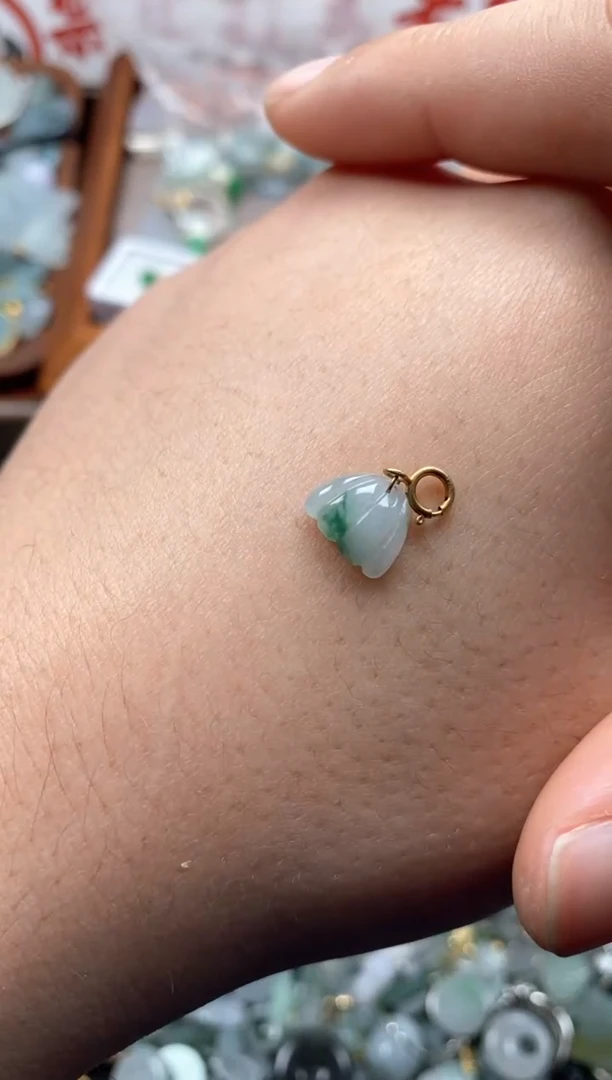 【闪购商品】翡翠颈饰未镶嵌哥哥