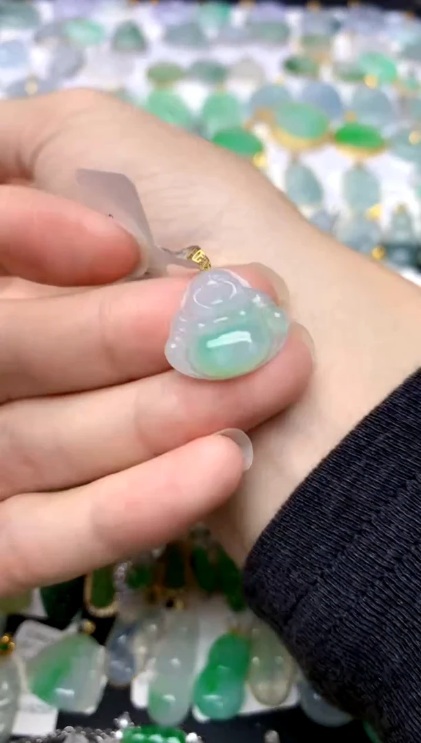 颈饰18K金镶嵌翡翠天然A货翡翠