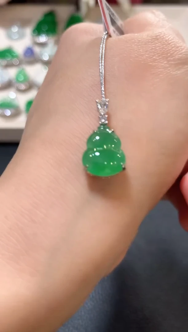 吊坠(不含链)18K金镶嵌翡翠z99