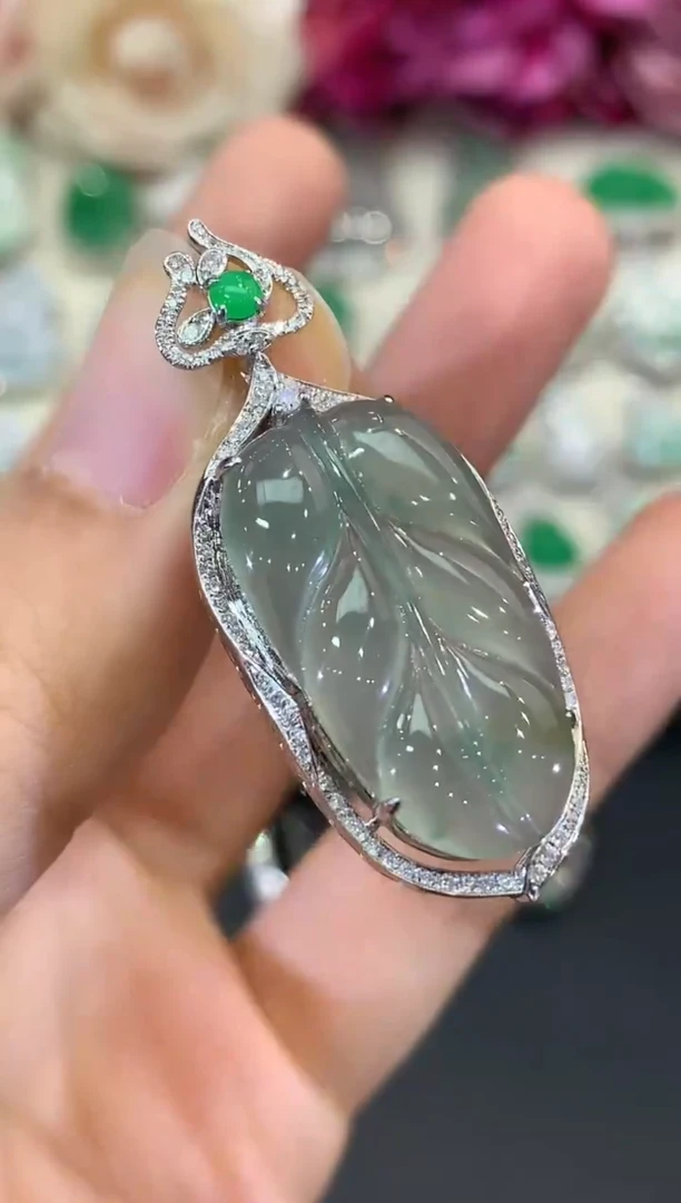 吊坠(不含链)18K金镶嵌翡翠B53