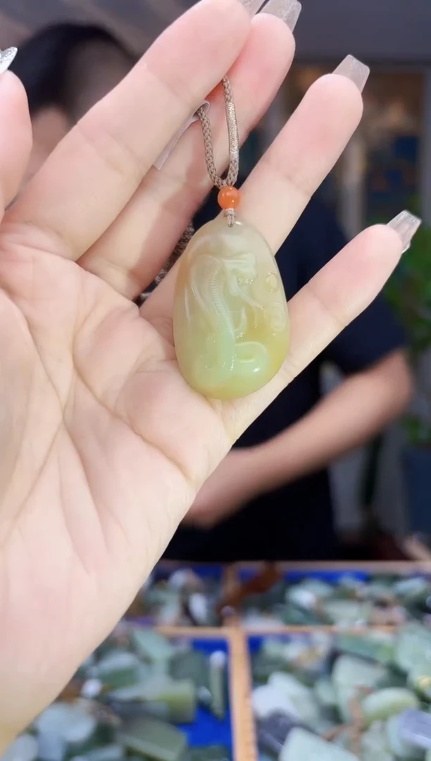 和田玉未镶嵌挂件拍一发一