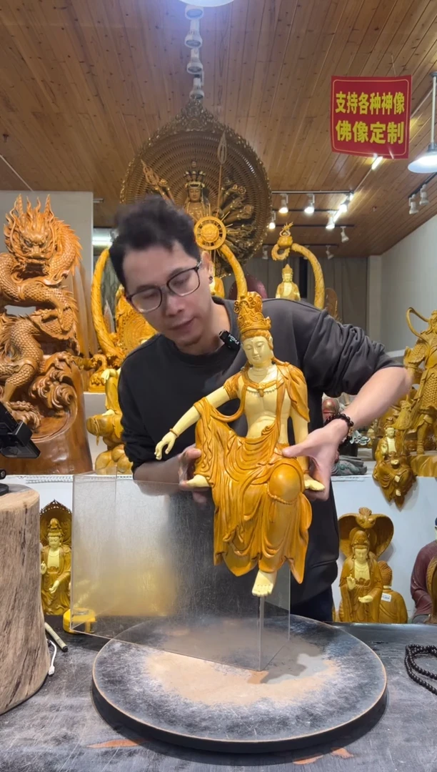 香樟木挂件自在观音50cm