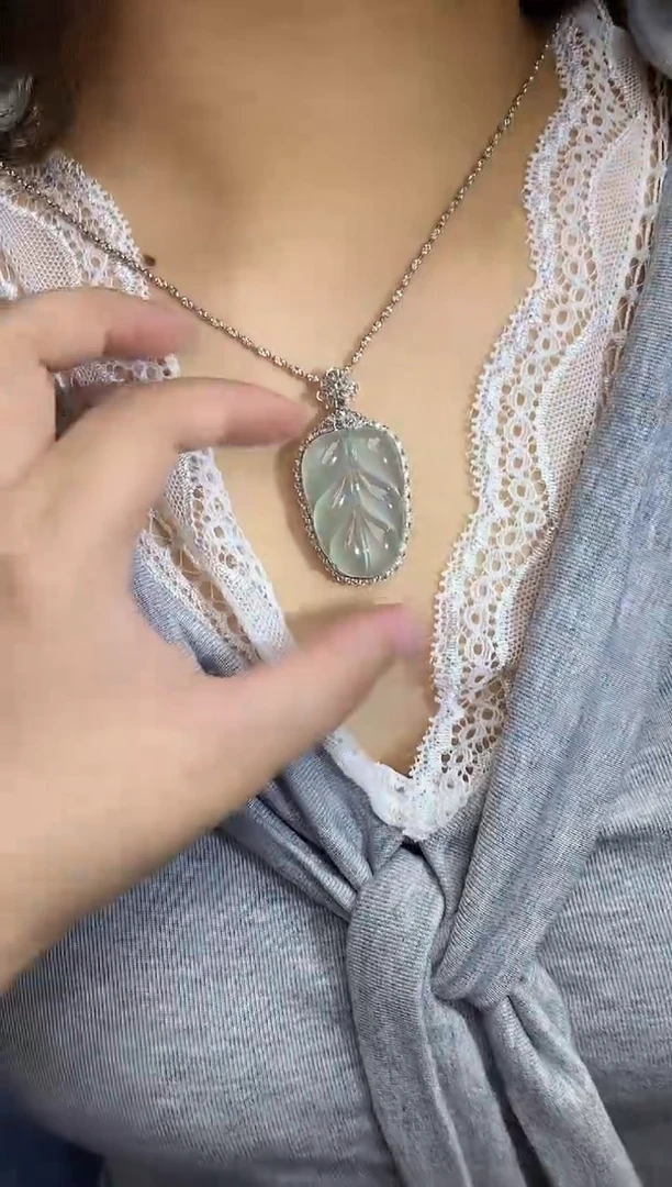 吊坠(不含链)18K金镶嵌翡翠705-春日珠宝