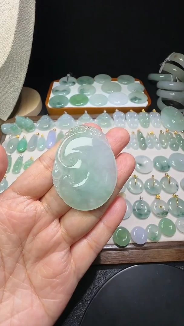 吊坠(不含链)未镶嵌翡翠如意尺寸46.8*35.6*5.4mm