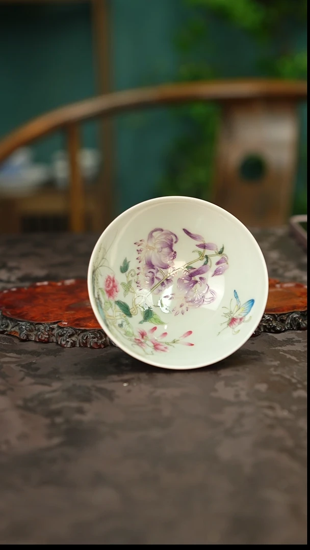 粉彩手绘花卉主人杯