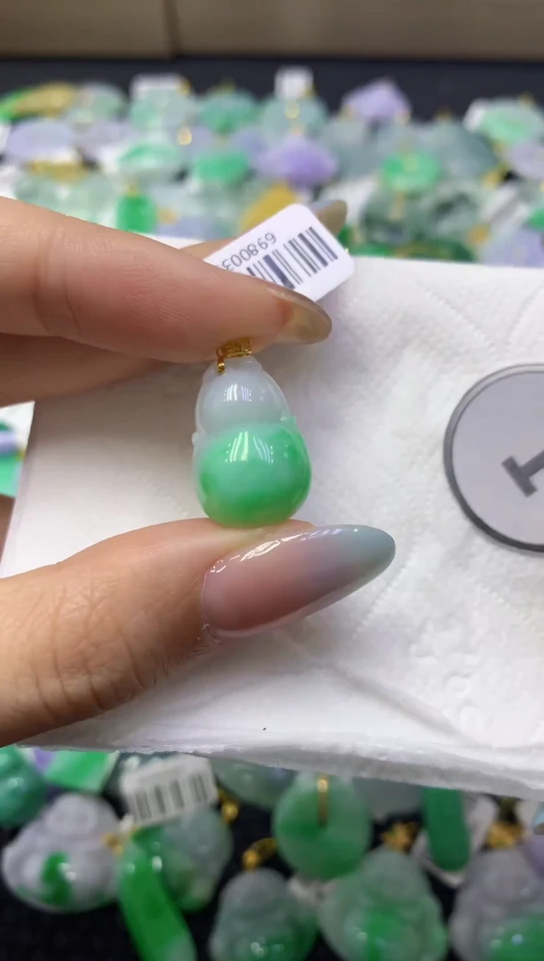 颈饰18K金镶嵌翡翠天然缅甸翡翠A货