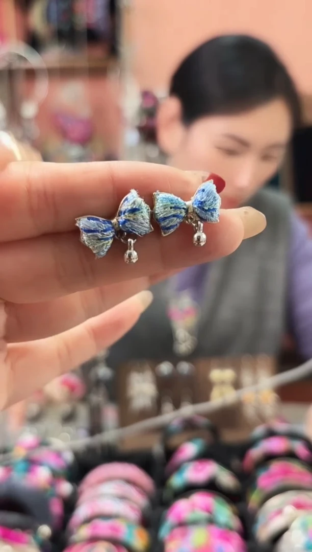 织绣艺枝独绣手工饰品150