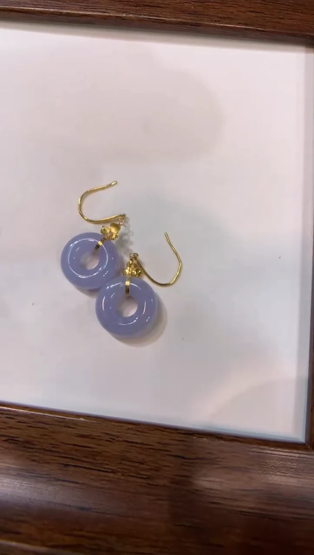 18K金镶嵌翡翠耳饰耳钩