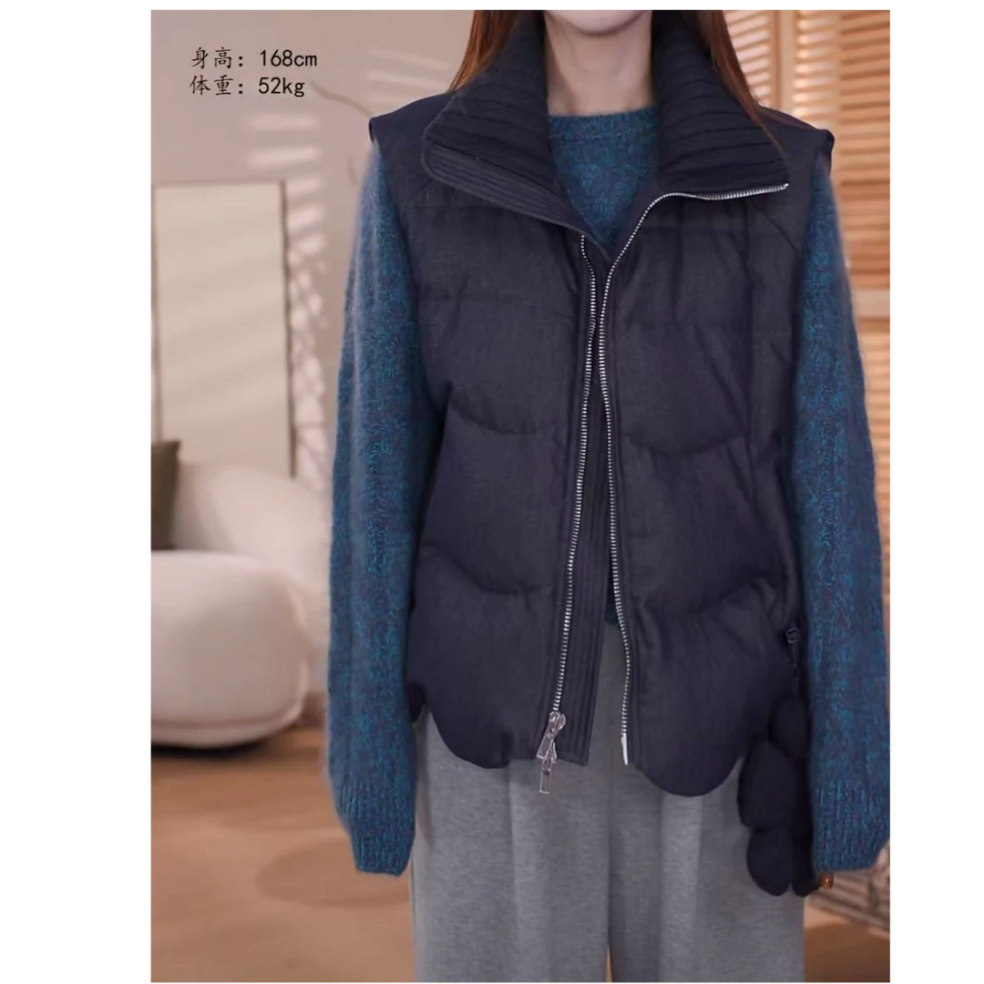 i-EAST 卡利斯特~秋冬双口袋花朵拉链羽绒服马甲-5D HQ25Y306