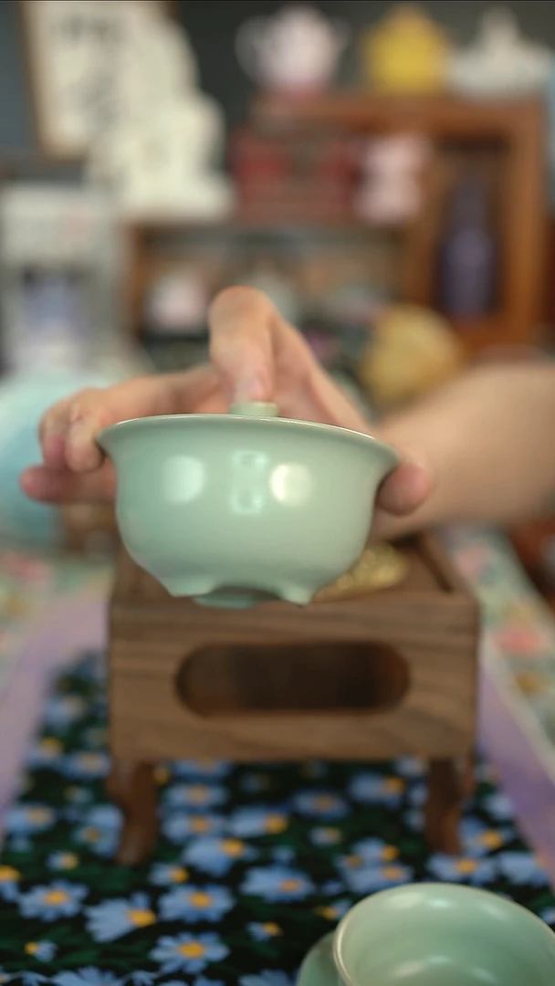摩吉陶陶闪拍链接豆青盖碗