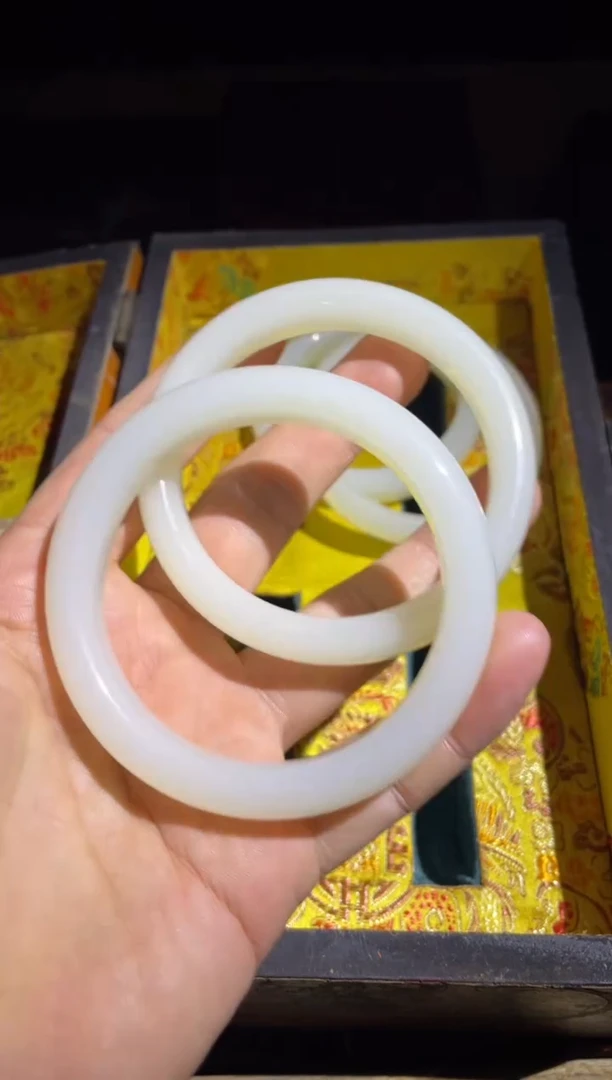 【闪购商品】手镯两件一起给