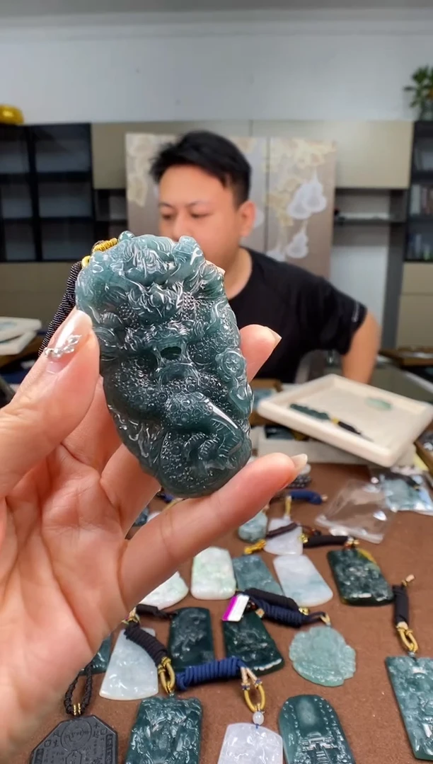 颈饰未镶嵌翡翠多样性发其一