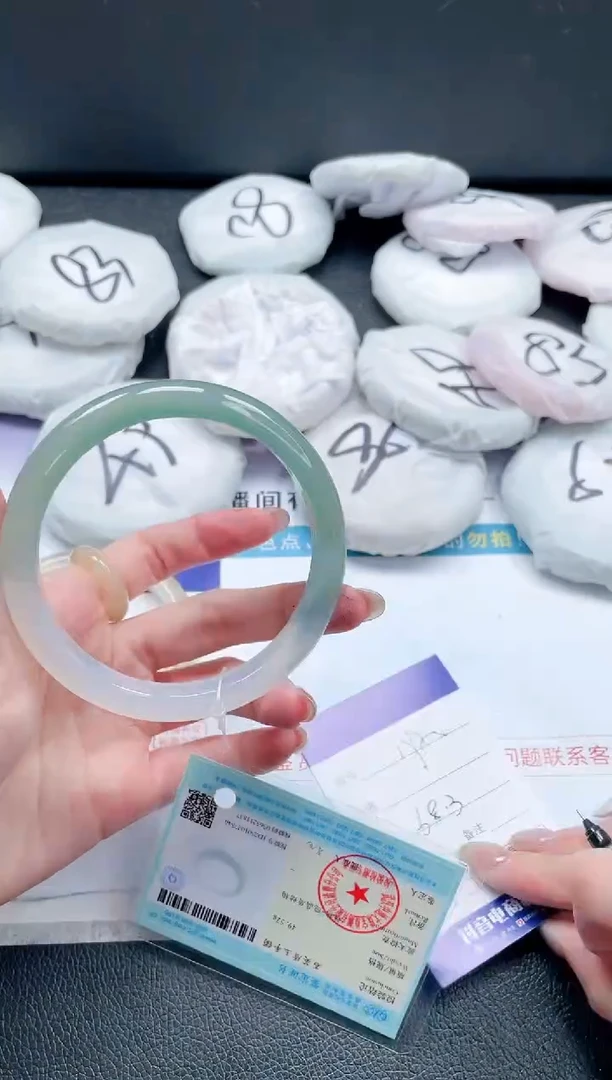 【闪购商品】石英质玉手镯未镶嵌 10J192-68