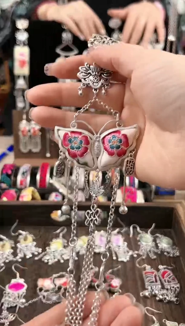 【闪购商品】织绣民族风老绣饰品054