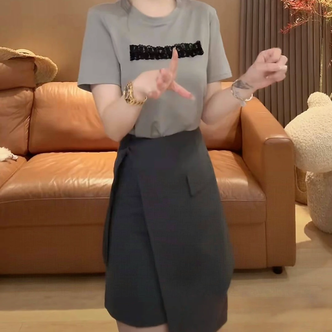 2025夏季新款时尚百搭韩系休闲简约字母短袖+不规则半身短裙套装