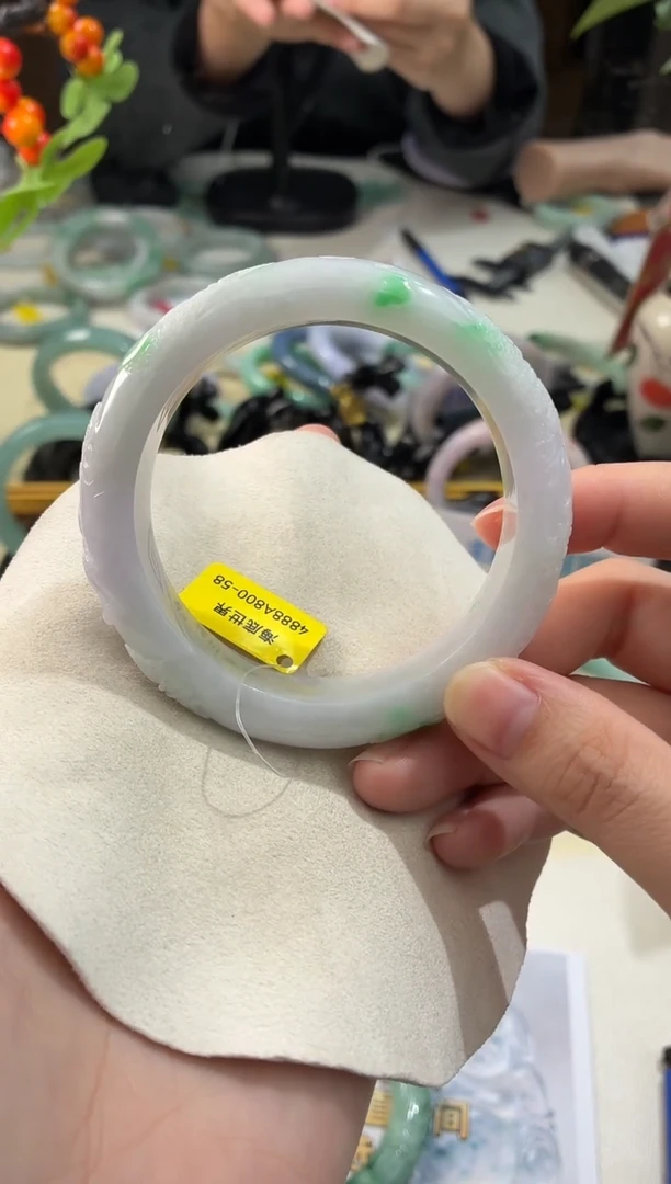 未镶嵌手镯翡翠山****姐26  翡翠手镯 58