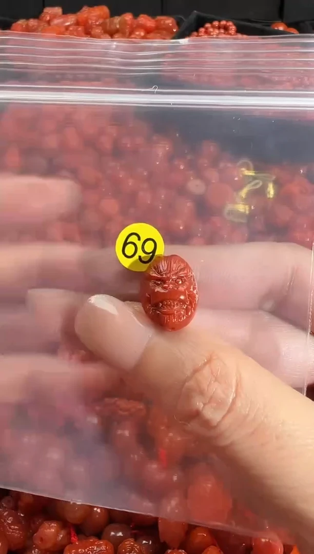 颈饰未镶嵌南红玛瑙1