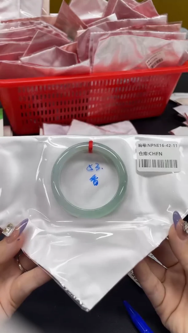 未镶嵌手镯翡翠翡翠手镯