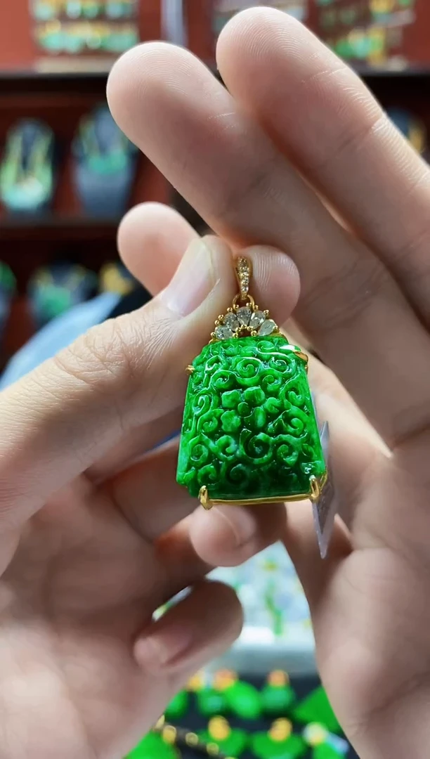 颈饰未镶嵌翡翠吊坠