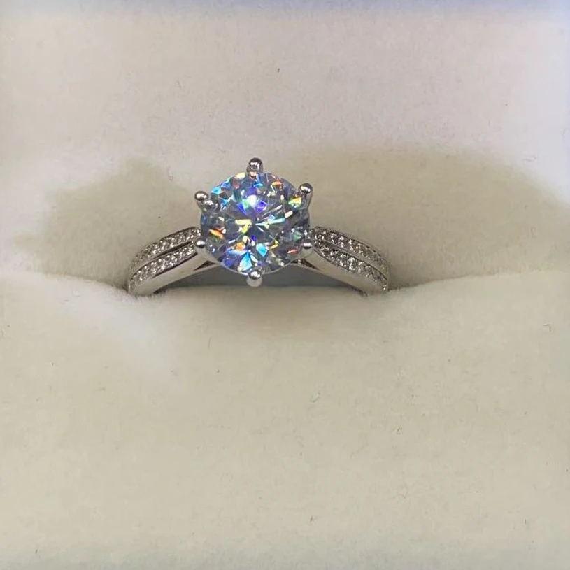 【Vivia】甄选 星光皇后戒指2.0CT