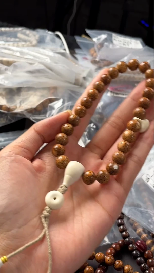 手串星月菩提精工级浅珀圆珠10手持