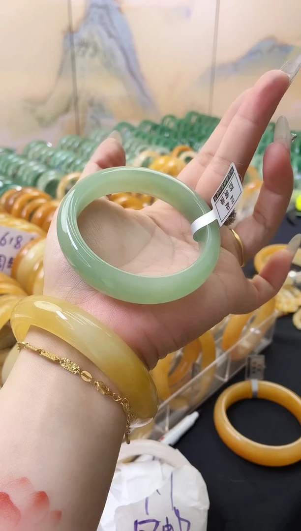 石英质玉手镯未镶嵌24/57.2