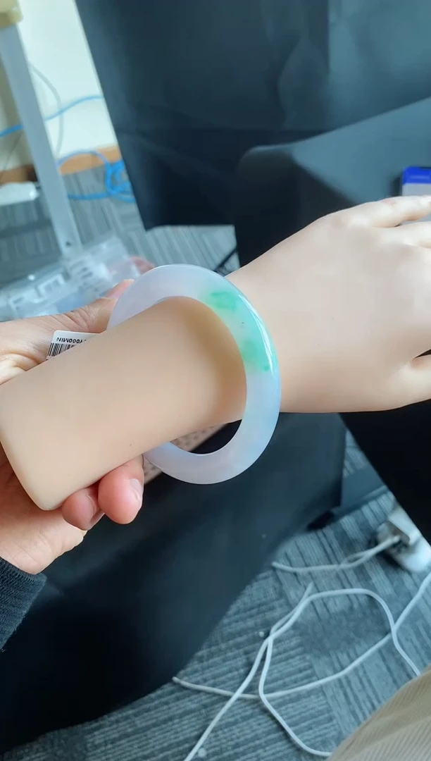 【闪购商品】翡翠手镯未镶嵌73号57.9*10.8*11圆条