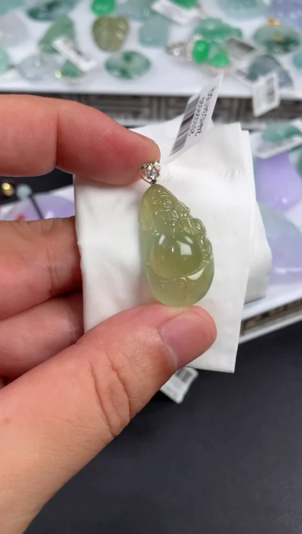 颈饰18K金镶嵌翡翠清**旧翡翠