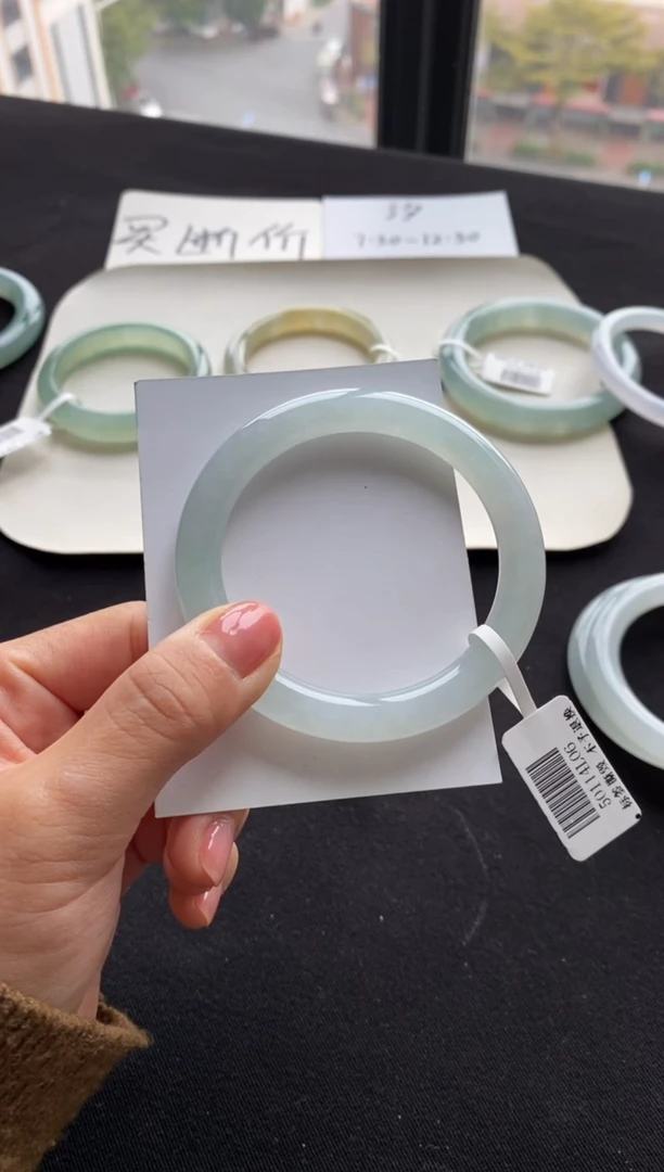 【闪购商品】翡翠手镯（圆镯）未镶嵌54圆条--不退不换