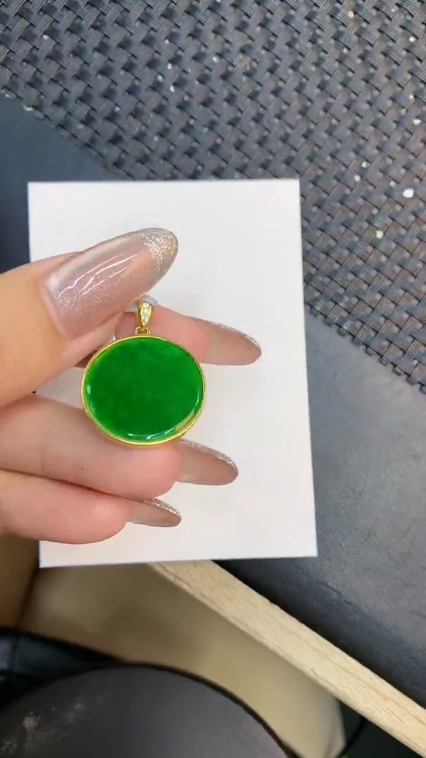 颈饰未镶嵌翡翠1